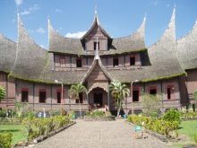 Minangkabau Dalam Sejarah dan Tambo